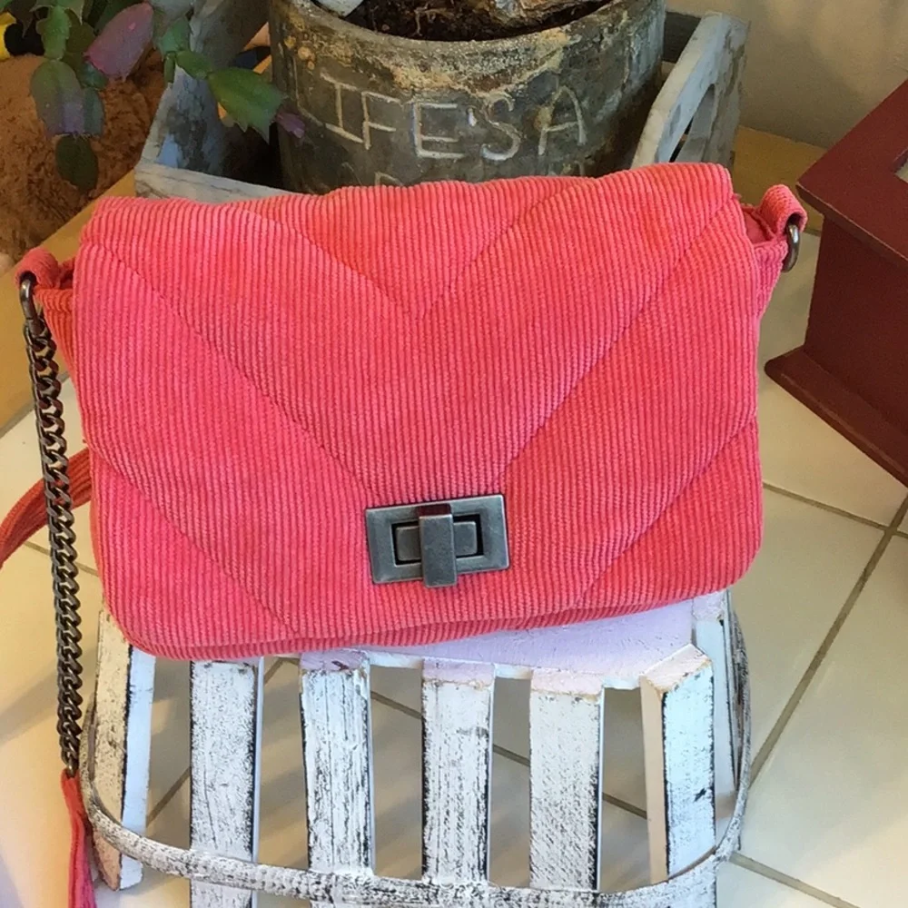 ‘Art Class’ Quilted Coral Soft Corduroy Crossbody (#2) - Picture 2 of 9